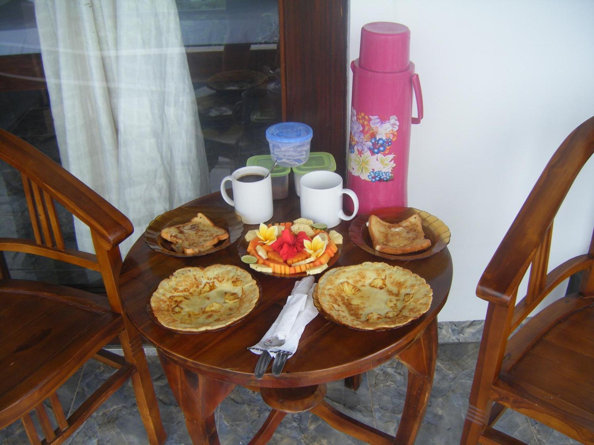 Bubu Racok Homestay Αμέντ Εξωτερικό φωτογραφία